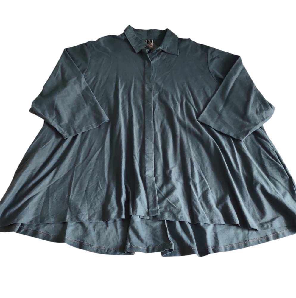 NWOT On The Plus Side 5X Top